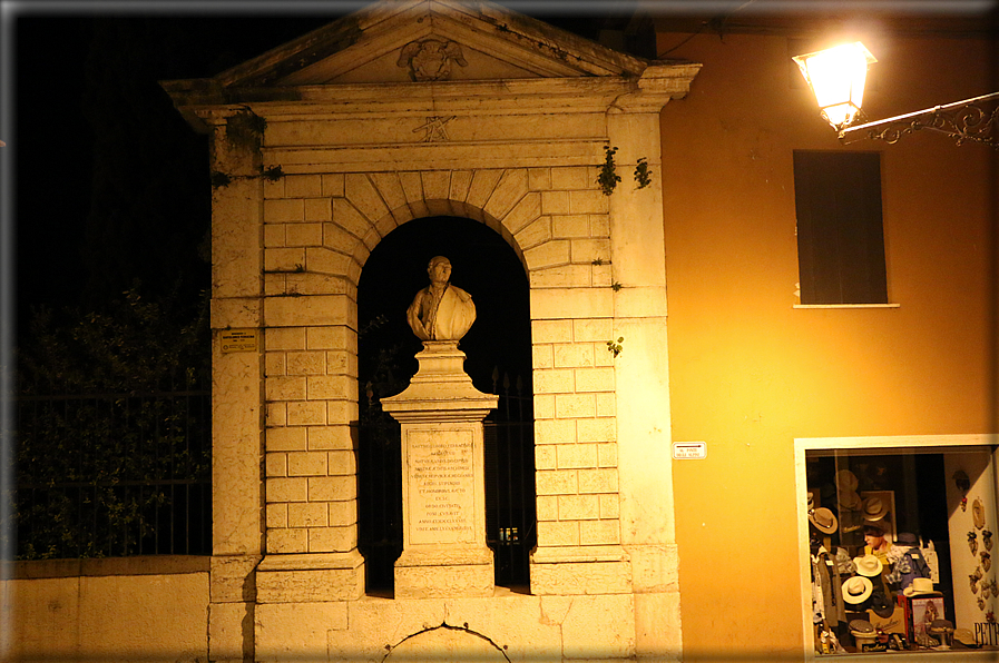 foto Bassano del Grappa di notte